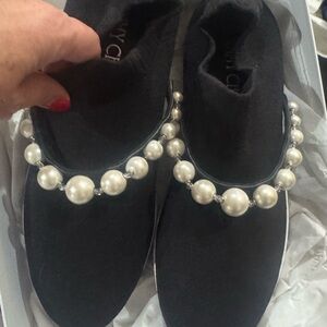JIMMY CHOO NWT Elegant Black Women's Shoes with Pearl Detailing